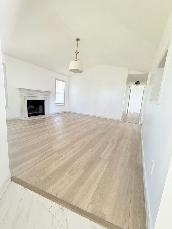 Building Photo - 2484 O'Hara Dr