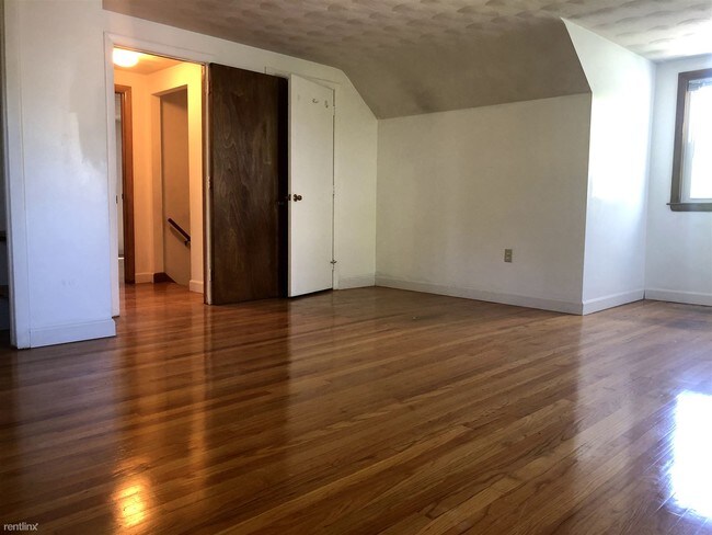 Foto del edificio - 3 br, 2 bath House - 63 Stowecroft Rd