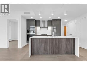 Building Photo - 6511 Sussex Ave