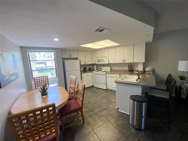 Foto del edificio - 2587 Cyprus Dr