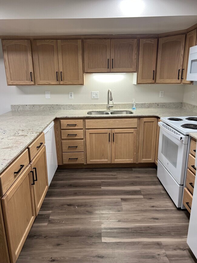Foto del edificio - 1673 Hickory Ln