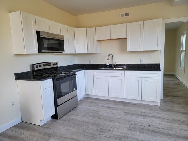 Building Photo - 14212 Shields Bridge Rd