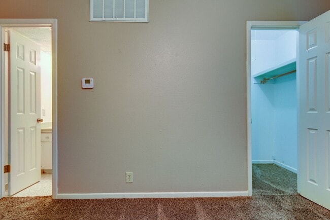 Building Photo - Apartment for rent!