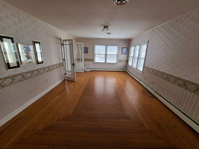 Building Photo - 608 Water St