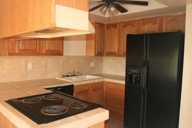 Building Photo - Charming 2bed/2bath patio home