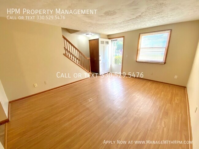 Building Photo - HALF OFF RENT SPECIAL! 5883 & 5885 Portage...