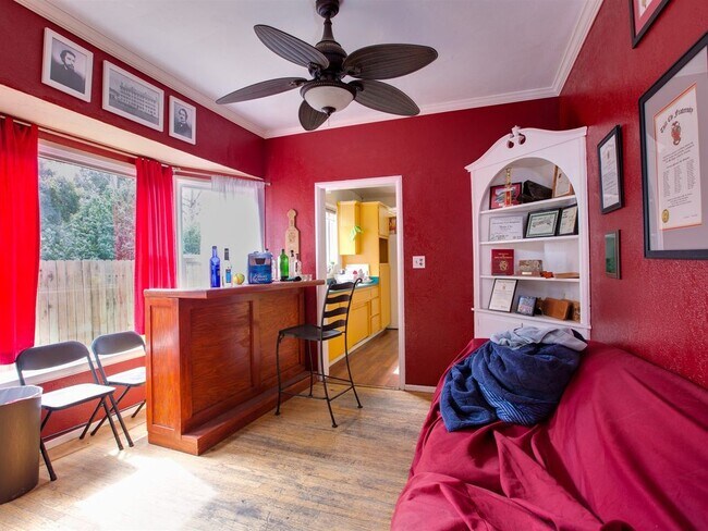 Foto del edificio - 567 Hathway Ave