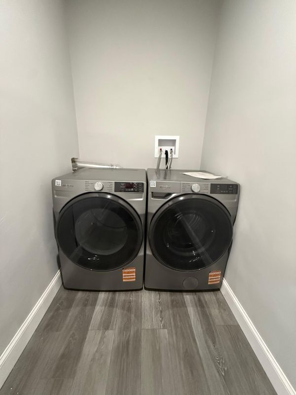 Building Photo - 130 Cascade Ave SE