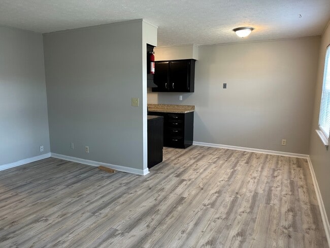 Foto del edificio - 3104-3112 Springfield Dr