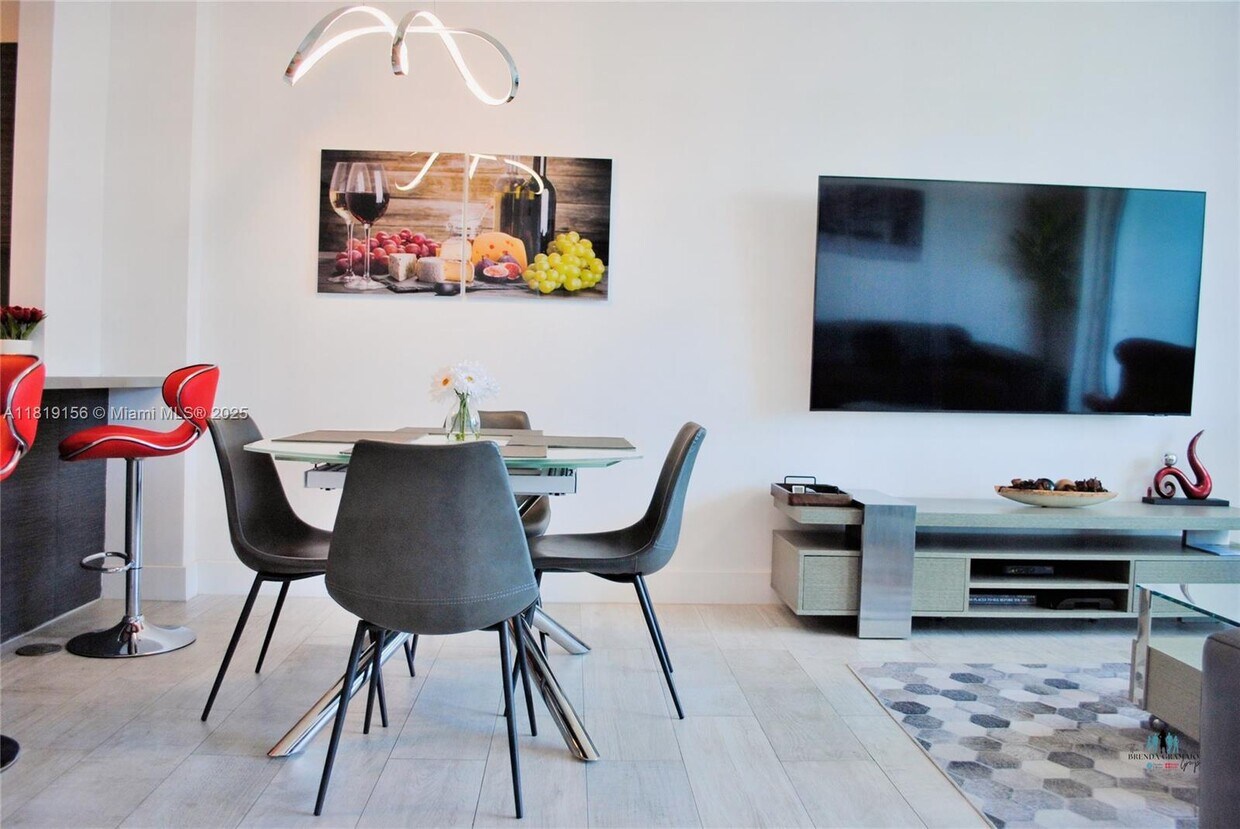 Foto principal - 1080 Brickell Ave