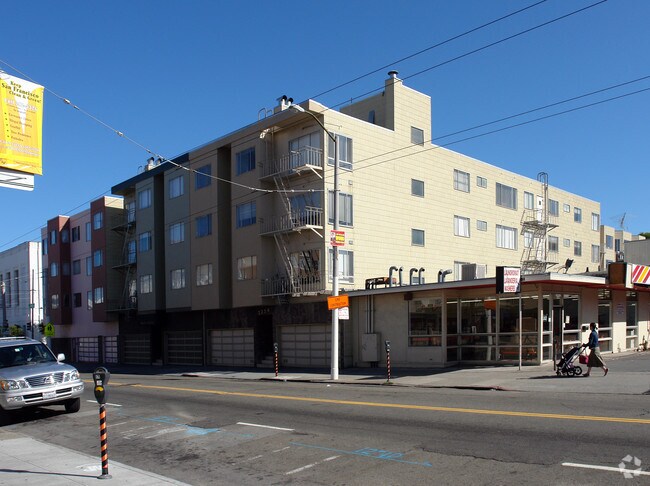Building Photo - 3334-3344 Fillmore St