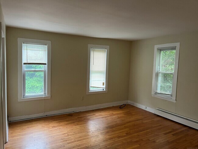 Foto del edificio - 297 W Thames St