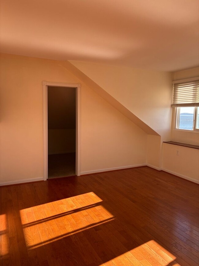 Building Photo - 1 Bedroom Waterfront Condo in Historic Dow...