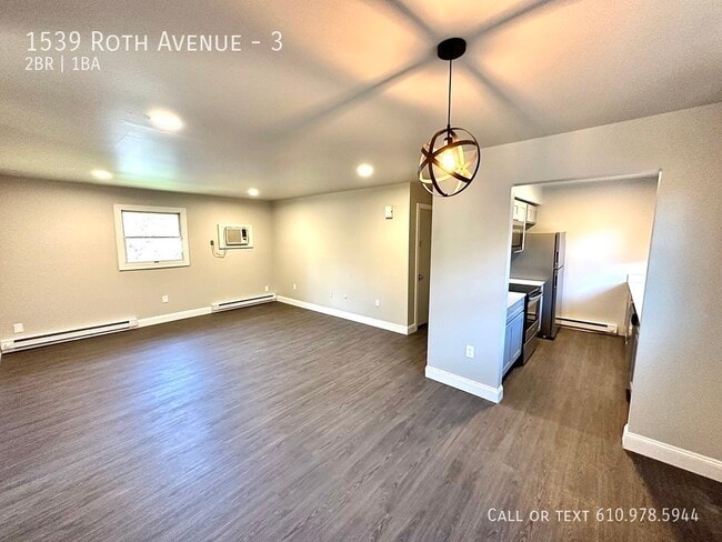 Building Photo - 1539 Roth Ave