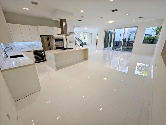 Foto del edificio - 10289 NW 75th Ter