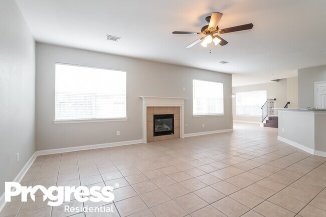 Building Photo - 12931 Oakwood Manor Dr