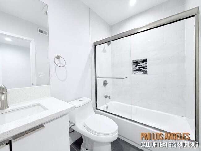 Foto del edificio - 206 E 87th St