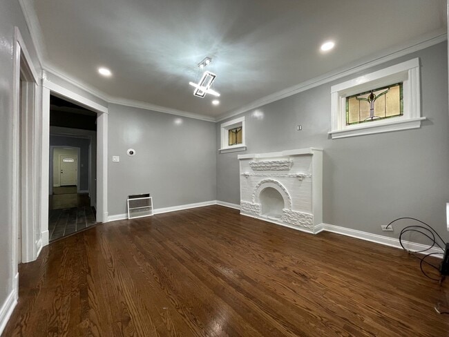 Building Photo - 4918 N Monticello Ave