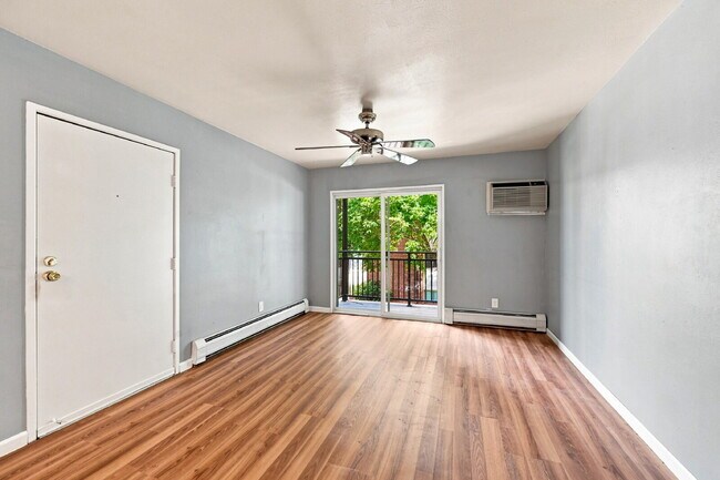 Foto del edificio - $1,340.95 - 1 Bed, 1 Bath Condo in Denver with In Unit Laundry!