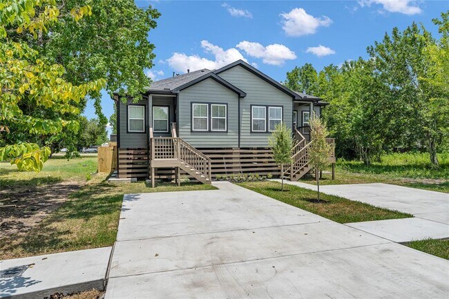 Building Photo - 5303 Groveton St