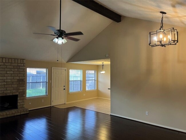 Building Photo - 3015 Shawnee Dr