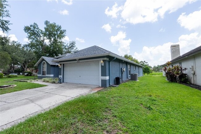 Building Photo - 16505 Lake Heather Dr