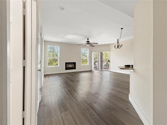 Building Photo - 2025 Erving Cir