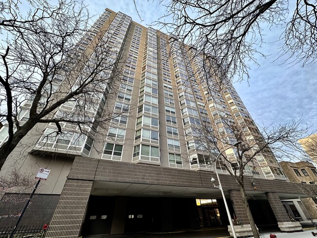 Foto del edificio - 720 W Gordon Terrace