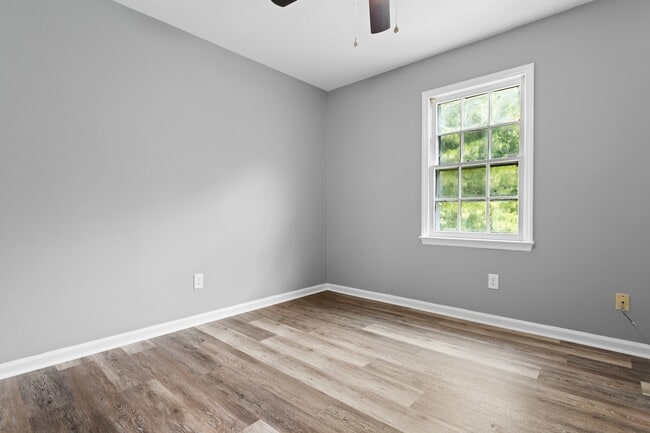 Building Photo - 2600 Mallard Ct