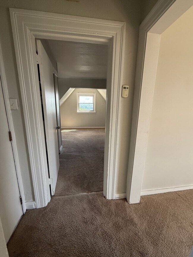 Photo - 1 Bed 1 Bath in Swissvale Apartment