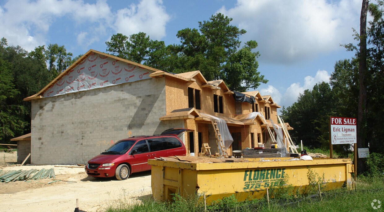 Building Photo - 2710 NW 104th Ct