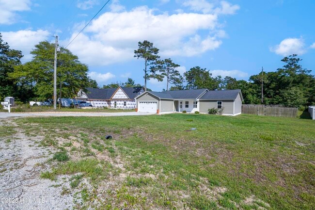 Building Photo - 209 Oak Grove Cir
