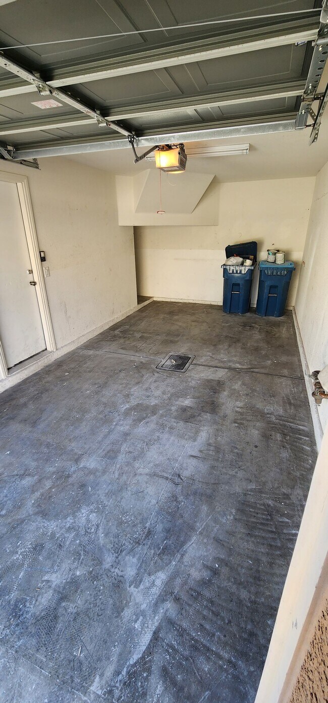 Building Photo - 6255 W Arby Ave