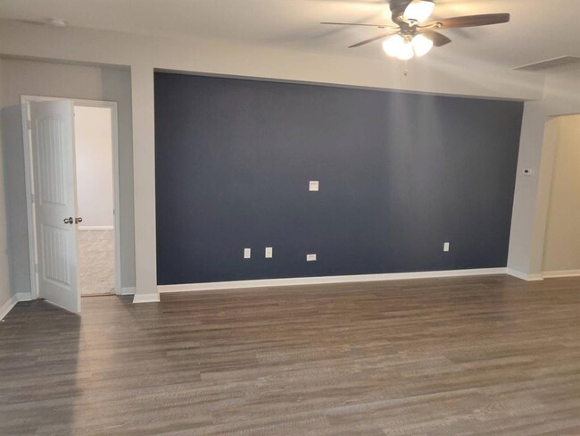Building Photo - 130 Denton Dr