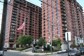Building Photo - 700 1st St