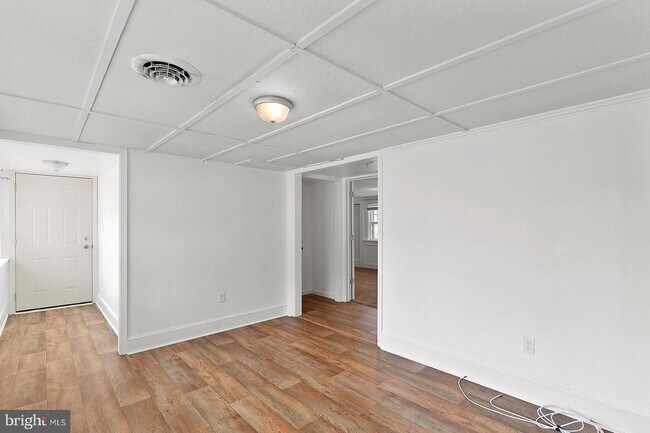 Building Photo - 104 N Layton Ave