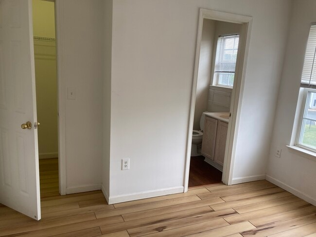 Building Photo - 226 Campus Dr