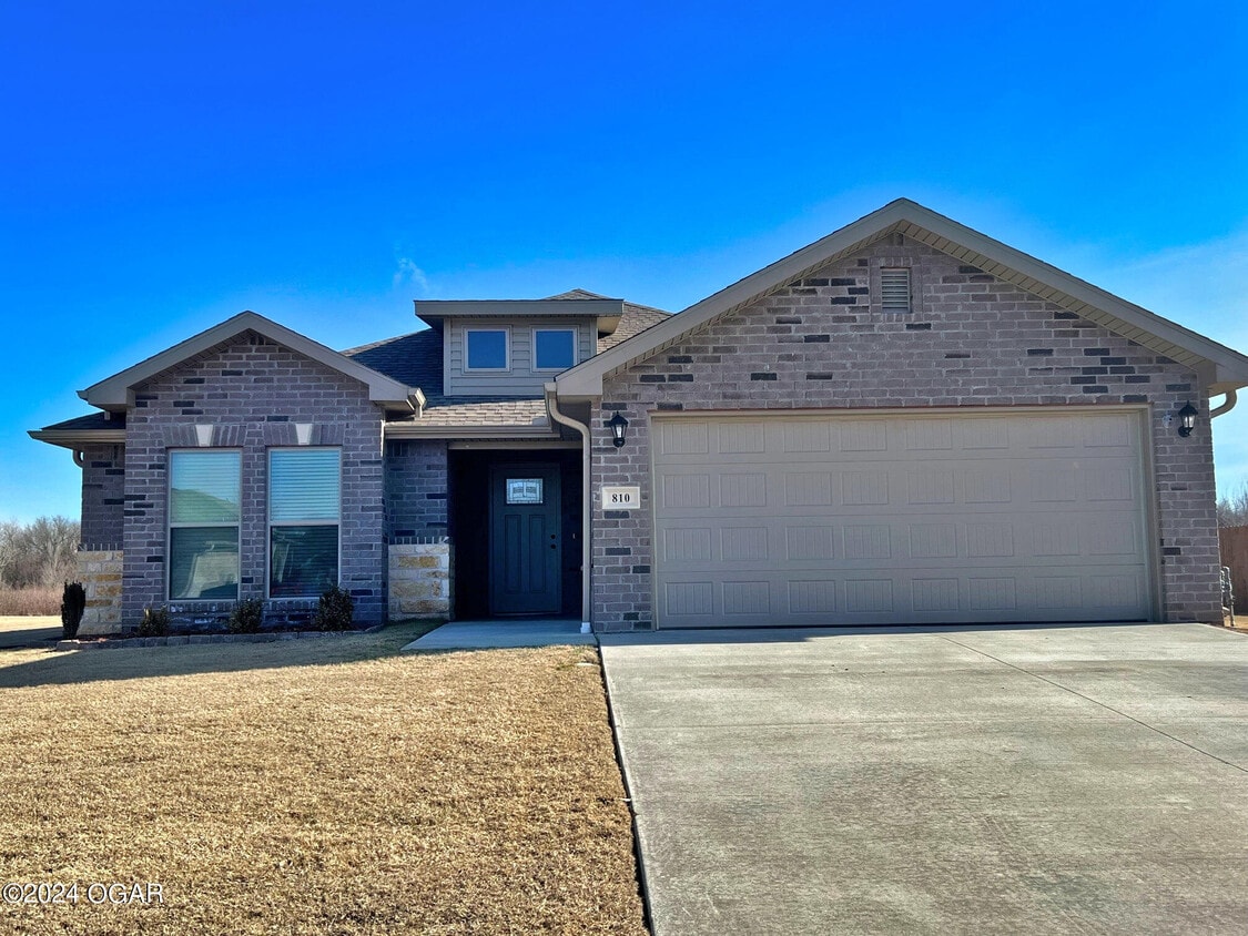 810 Delaney Dr, Carl Junction, MO 64834 Condo for Rent in Carl