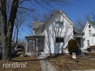Primary Photo - 13 1/2 Washington St