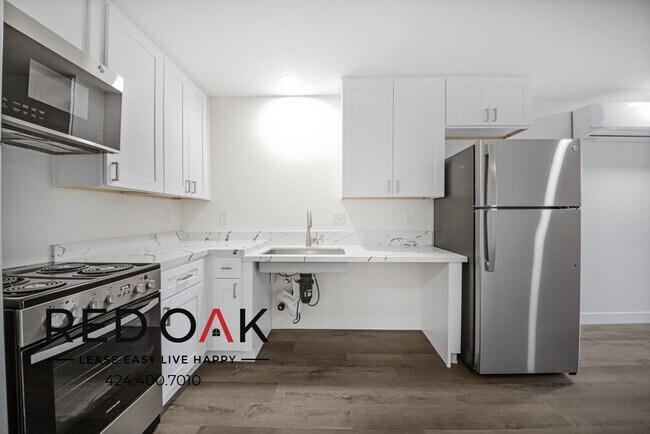 Foto del edificio - Lovely Studio with Lots of Natural Light, ...