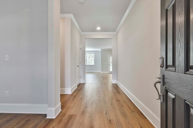 Building Photo - 503 Cunninghame Ct