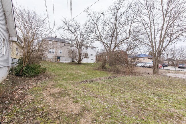 Building Photo - 107 E Hickman St