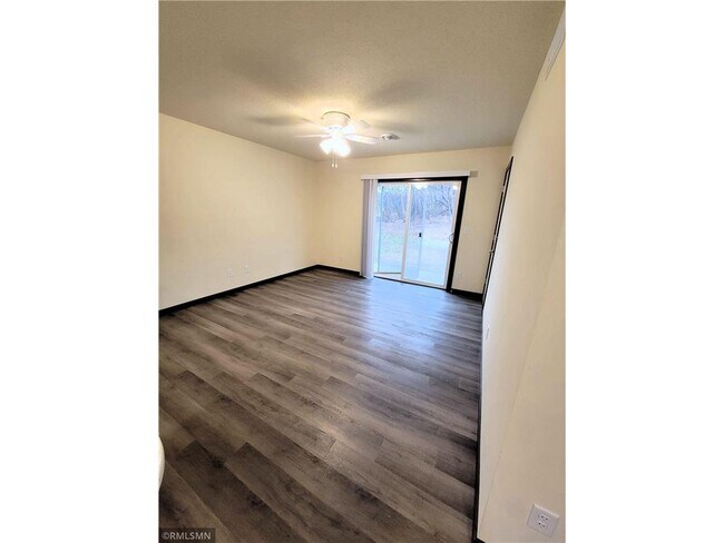 Foto del edificio - 303 S Wasson Ln