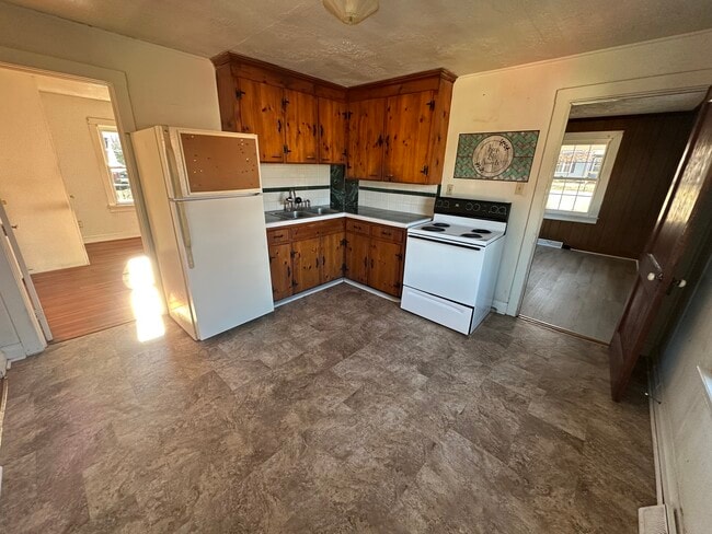 Building Photo - 195 Triple Oak Cir