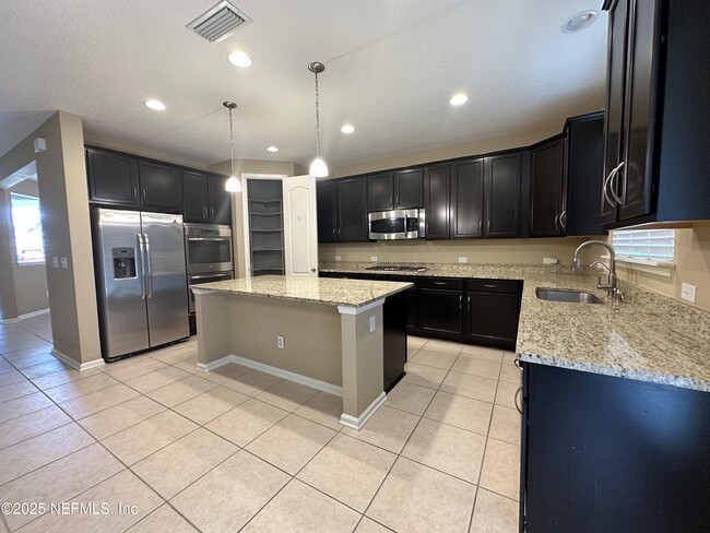 Building Photo - 4578 Silverthorn Dr