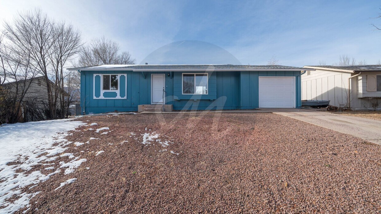 Sunny Ranch Home in Southeast Colorado Springs - Sunny Ranch Home in Southeast Colorado Springs