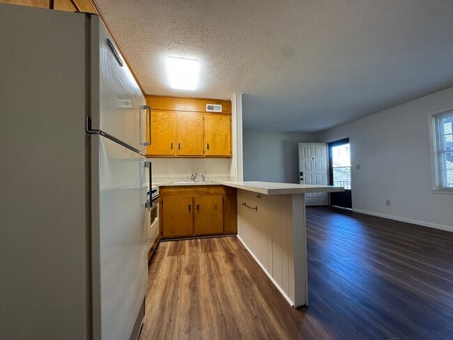 Foto del edificio - Ground level apartment with washer and dryer included!