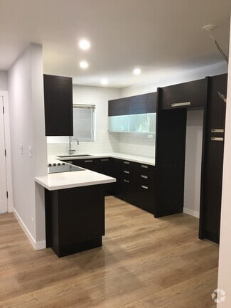 Building Photo - 5300 Fairview Blvd