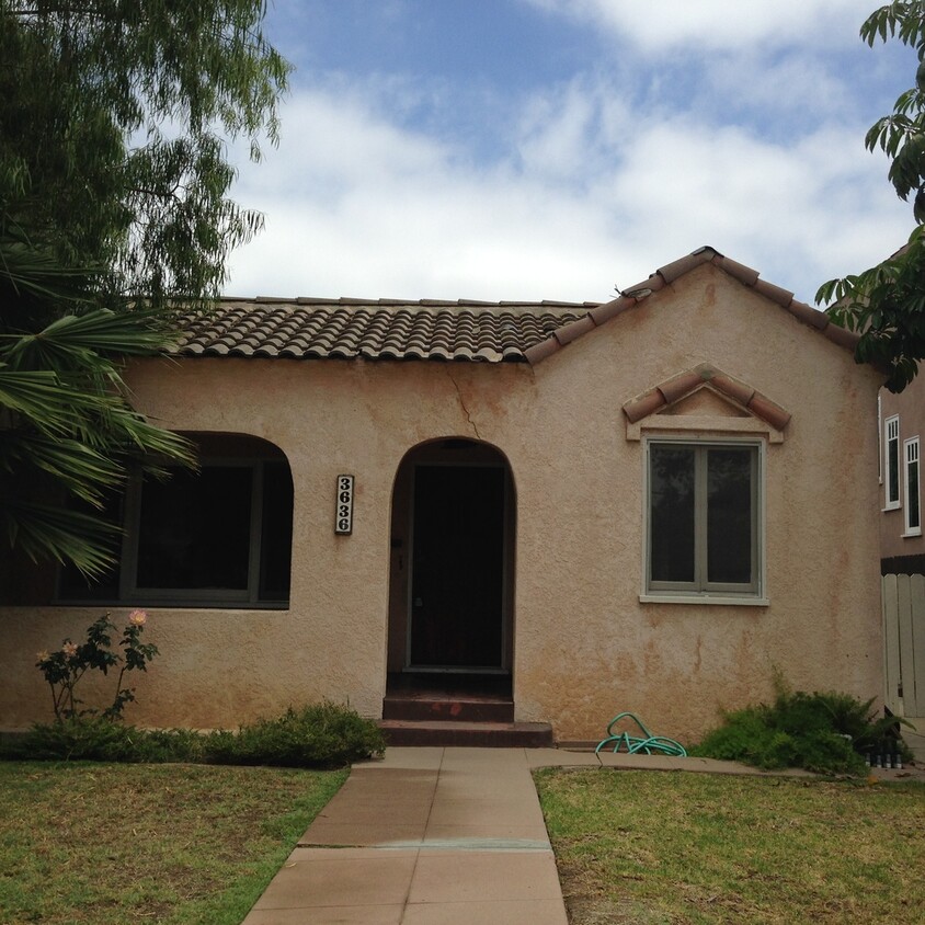 Foto principal - Cute 2 bedroom, 1 bath Spanish style home ...