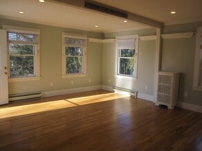 Building Photo - 41 Richwood St